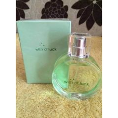 Nước hoa nữ Avon Wish of Luck 50ml - Hương thơm tươi mát quyến rũ từ bưởi, hoa nhài và gỗ, chai xanh lá thanh lịch cho cô gái hiện đại.