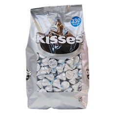 Kẹo Socola Kisses Milk Chocolate Hershey 1,58 Kg - Ngọt Ngào Mỹ, món quà tuyệt vời cho tín đồ socola và dịp lễ hội.