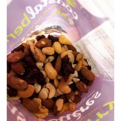 Hạt hỗn hợp WildRoots Coastal Berry Trail Mix 737g - Mỹ