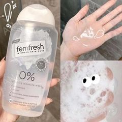 Dung Dịch Vệ Sinh Phụ Nữ Femfresh 250ml - Chăm Sóc Vùng Nhạy Cảm, Giúp Cân Bằng pH, Tạo Cảm Giác Sạch Sẽ, Tươi Mới Trong Ngày