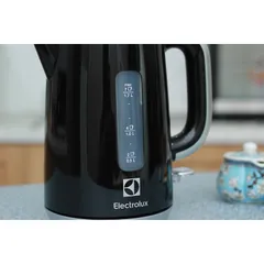 Bình đun nước siêu tốc Electrolux EEK3505 1.7L - Công suất 2200W, màu đen, bảo hành 24 tháng, chất lượng Thụy Điển