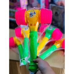 Búa chút chít cho bé làm quen với âm thanh