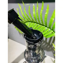 Máy Ép Chậm Locknlock Bianco EJJ421IVY 0.8L - Ép Trái Cây Kiệt Bã, Công Suất 200W, Bảo Hành 2 Năm, Tiện Lợi Cho Gia Đình
