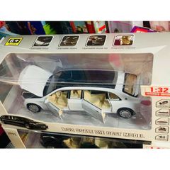 Mô hình xe ô tô Automini 1:32 Scale Die Cast Model có đèn, mở được cửa giao màu ngẫu nhiên 233948