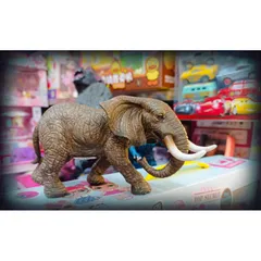 Mô hình con voi bằng nhựa đặc dài 18cm