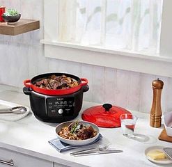 Nồi Nấu Chậm Instant Pot Dutch Oven 5.7L - Kiểu Dáng Sang Trọng, Đỏ/Trắng, Đun Nấu Thực Phẩm Hương Vị Tuyệt Hảo