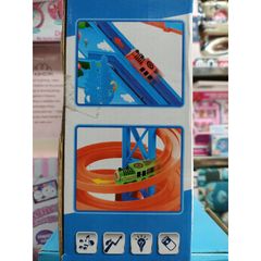 Hộp đồ chơi lắp ghép mô hình Đường trượt của những chiếc đầu tàu Thomas, có nhạc và đèn phát sáng A333-79 (tặng kèm pin)