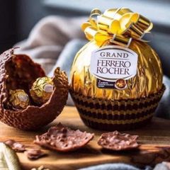 XẢ LỖ Quả cầu socola Rocher màu vàng thắt nơ sang trọng DATE 20.04.2024