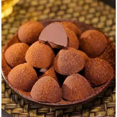 Socola Tươi Truffes Favorina Pháp - Hộp Quà Độc Đáo Gồm 4 Vị Như Nguyên Bản, Hạt Phỉ, Vỏ Cam, Caramel - Món Quà Ngọt Ngào Cuối Năm