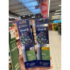 Đầu bàn chải điện Oral-B thay thế cho bàn chải đánh răng, đầu nhạy cảm Sensi và đầu làm sạch sâu Cross, chăm sóc răng miệng hiệu quả.