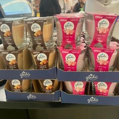 Nến thơm Glade Pháp hương hoa và socola