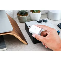 Củ Sạc Nhanh ZMI QC 3.0 18W HA612 - Đầu Sạc Chính Hãng Trắng/Đen, Tương Thích iOS/Android, Bảo Vệ An Toàn Hoàn Hảo