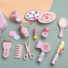 Bộ túi trang điểm cho bé bằng gỗ 13 món, họa tiết dâu tây xinh xắn