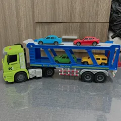 Xe tải đồ chơi chở ô tô con, chức năng chạy đà, hiệu ứng âm nhạc vui nhộn, thế giới đồ chơi 1104
