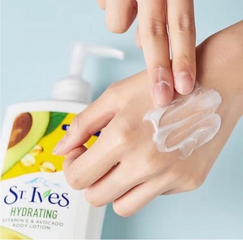 Dưỡng Thể St.Ives Bơ & Vitamine E 621ml (Vàng)