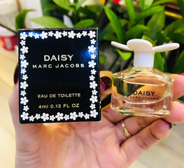 Nhí - Marc Jacobs Daisy Edt 4ml (Đen) 253248