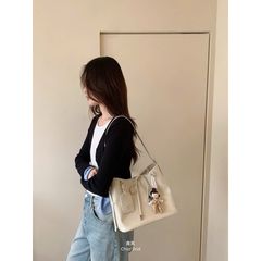 Túi Chio Shopping Kèm Móc Búp Bê Size 27 - Túi Xách Công Sở Thời Trang Cao Cấp, Chất Liệu Bền Đẹp, Dành Cho Mọi Phong Cách
