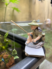 Tiểu Cảnh Ông Lão Câu Cá Sứ - Trang Trí Hồ Cá Cảnh Việt Nam, Phụ Kiện Độc Đáo Cho Bể Cá Thú Cưng