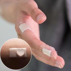Băng keo cá nhân trong suốt Greetmed 100 miếng - Bảo vệ vết thương hiệu quả, không gây đau, thoáng khí, chất liệu polyethylene cao cấp