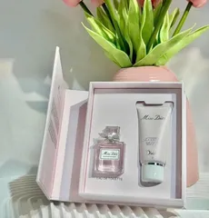 Set Miss Dior Blooming Bouquet _ ( 1 nh 5ml + 1 dưỡng thể 20ml)  259099