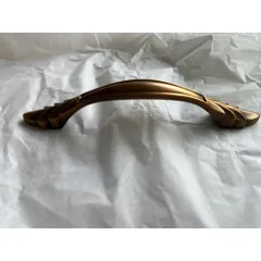Tay nắm tủ mã 4492 hàng cứng cáp sáng bóng
