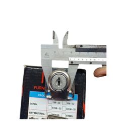 Khóa Tủ NEO 138-032 Chìa Sắt - Hợp Kim Kẽm, Độ Dày 32mm, Thiết Kế Thời Trang, Lý Tưởng Cho Nội Thất Nhà Ở