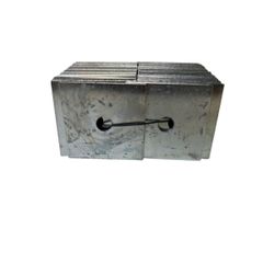 1 CÁI LONG ĐỀN VUÔNG -VÒNG ĐỆM VUÔNG BẢN 47MM DÀY 1,6mm-2mm lỗ 8mm -10mm-12mm-14mm-16mm-18mm-20mm-22mm