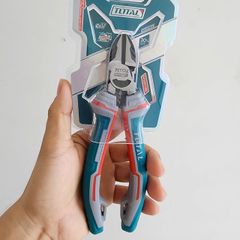 Kìm Cắt Cao Cấp 7 Inch Total THT230706S - Lưỡi Sắc Bén, Chất Liệu Thép CR-V, Tay Cầm Chống Trượt Dùng Trong Gia Đình và Công Nghiệp