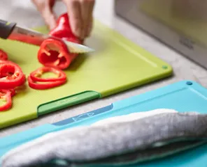 Bộ 4 Thớt Joseph Joseph Folio Icon - Thớt Chống Trượt Inox Phân Loại Thực Phẩm Đỏ Xanh Dương Xanh Lá Trắng