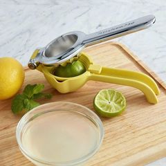 Dụng cụ vắt chanh KitchenAid - Phễu lọc tích hợp, thiết kế chống trượt, an toàn cho máy rửa chén, dễ dàng vắt nước chanh tươi ngon