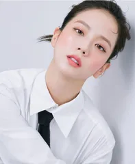 Son Dior 001 Addict Lip Glow - Thỏi Son Dưỡng Môi Sang Trọng, Hiệu Ứng Môi Mọng Nước, Phù Hợp Mọi Cô Gái