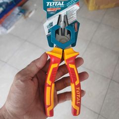 Kìm Răng Cách Điện 1000V Total THTIP2171 - Kìm Cầm Tay 7 Inch An Toàn Cho Ngành Điện, Đầu Mạ Đen Chống Trượt