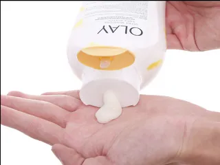 Sữa tắm Olay Ultra Moisture with Shea Butter Shea Butter 650ml