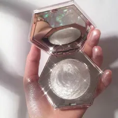 Phấn Bắt Sáng Fenty Beauty Killawatt Highlighter - Phấn Kim Cương Glowy Dùng Cho Mặt & Cơ Thể, Sang Chảnh, Mịn Màng