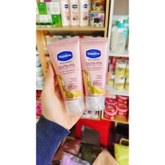 Sữa Dưỡng Thể Vaseline Gluta-Hya 70ml - Dưỡng Da Sáng Mịn, Thẩm Thấu Nhanh, Không Nhờn Rít, Chăm Sóc Cơ Thể Từ Thái Lan