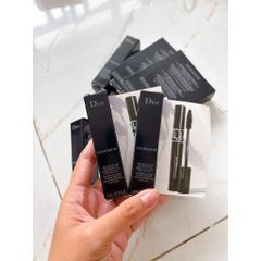 Mascara mini DIOR Diorshow 4mL - Làm dày, dài mi tự nhiên, công thức 90% từ thiên nhiên, không lem, không trôi, cơ hội tuyệt vời để trải nghiệm sản phẩm cao cấp