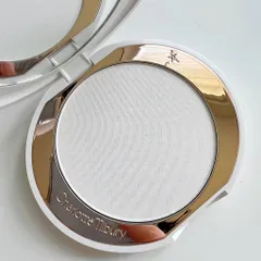 Phấn Phủ Charlotte Tilbury Airbrush Flawless Finish 01 - Trang Điểm Gương Mặt Rạng Rỡ, Che Khuyết Điểm Tự Nhiên, Phù Hợp Mọi Loại Da