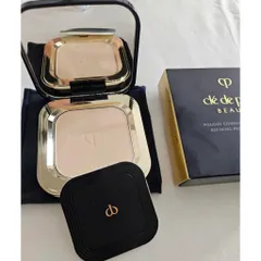 Phấn Phủ Dạng Nén Cle de Peau Beaute 5g - Lớp Nền Trong Suốt, Mịn Màng, Kiểm Soát Độ Bóng, Dưỡng Da, Phù Hợp Mọi Loại Da