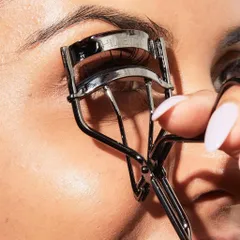 Kẹp Mi Shiseido Eyelash Curler 213 - Dễ Sử Dụng, Không Gãy Mi, Có 1 Đệm Thay - Sản Phẩm Phổ Biến Cho Phụ Nữ Châu Á