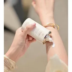 Kem Chống Nắng Toàn Thân Clé de Peau Beauté SPF50+ PA++++ - Bảo Vệ Da Chống Nắng Mặt Trời, Giữ Ẩm Mịn Màng và Đàn Hồi
