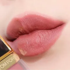 Son Kem Tom Ford Liquid Lip Luxe Matte 121 Lark - Màu Hồng Đất Dịu Dàng, Bám Màu Tốt, Chất Son Mịn Màng, Dưỡng Ẩm Hàng Đầu