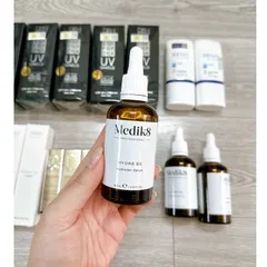 Serum Medik8 Hydr8 B5 - Dưỡng ẩm & phục hồi da mặt 60ml với Hyaluronic Acid và Vitamin B5, giúp da căng mịn và khỏe mạnh