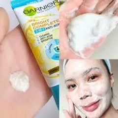 Sữa Rửa Mặt Garnier 3 Trong 1 Giảm Mụn & Sáng Da 50ml - Tẩy Trang Sâu, Làm Sáng Da Với Vitamin C & Salicylic Acid Cho Da Dầu, Da Hỗn Hợp