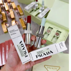 Son Dưỡng Prada Balm Lip Care 3.8g U00 - Dưỡng Ẩm, Hiệu Ứng Lì, Tông Màu Phù Hợp Tất Cả, Thiết Kế Sang Trọng, Dành Cho Mọi Tông Da