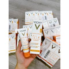 Kem Chống Nắng Vichy Capital Soleil Mattifying 3in1 SPF50+ 50ml cho Da Dầu Mụn - Chống Ô Nhiễm và Bụi Mịn Hằng Ngày