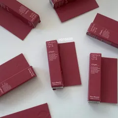 Son Bóng Rare Beauty Mini 1.37g - Màu Delight, Dưỡng Ẩm, Không Dính, Chất Son Lỏng Mướt, Đôi Môi Căng Bóng, Sáng Màu