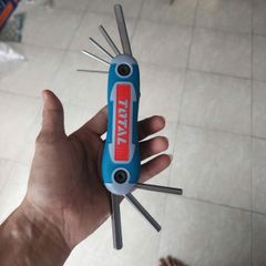 Bộ Lục Giác Xếp 8 Chi Tiết Total THT1061826 - Thép CR-V Chống Gỉ, Thiết Kế Gập Gọn Tiện Lợi Dùng Lắp Ráp Ô Tô Máy Móc