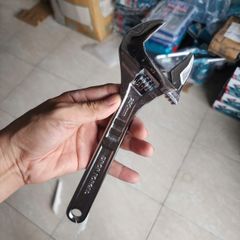 Mỏ Lết 10 Inch Total THT1010103 - Dụng Cụ Cầm Tay Thép Carbon Bền Chắc, Điều Chỉnh Hàm Mở Dễ Dàng, Tiện Lợi Cho Sửa Chữa