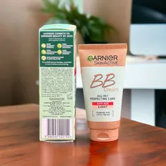 Kem Nền Garnier Skin Active BB Cream Chống Lão Hóa 50ml - Dưỡng Da, Che Khuyết Điểm, Chống Nắng, Không Dầu, Căng Mịn Da