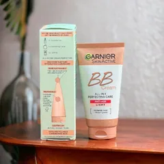 Kem Nền Garnier Skin Active BB Cream Chống Lão Hóa 50ml - Dưỡng Da, Che Khuyết Điểm, Chống Nắng, Không Dầu, Căng Mịn Da